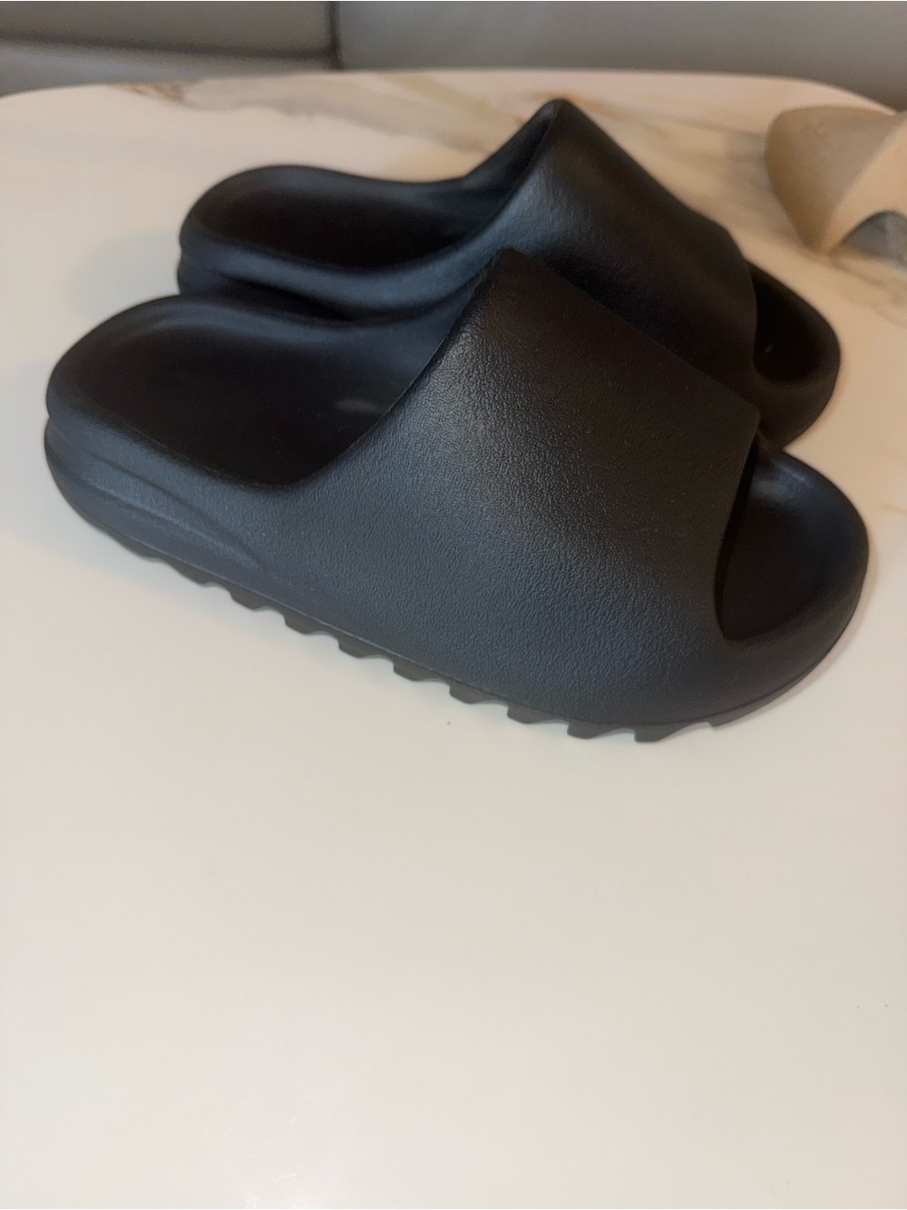 Yeezy Kids Black Slide Sandals 4Y